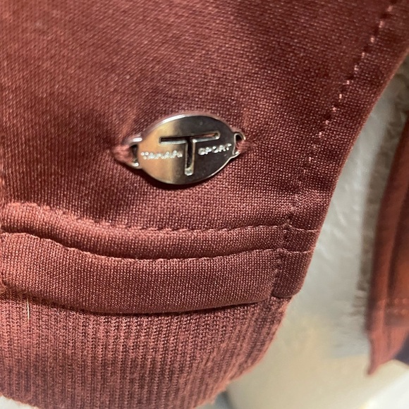 Tahari Sport Ribbed Turtleneck Sweatshirt w/Side Slits, reddish brown Size M - Picture 6 of 6